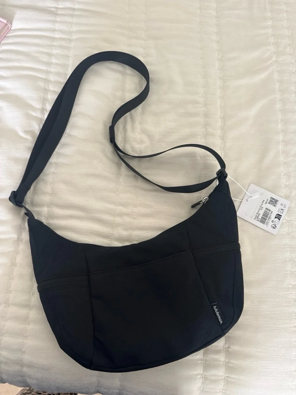 lululemon small slouchy sling bag 3L - Picture 2 of 5